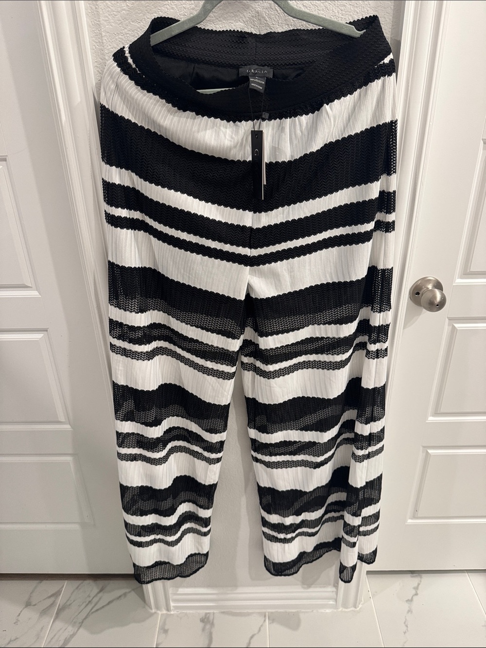 Gracia Black & White Striped Pleated Wide-Leg Pants